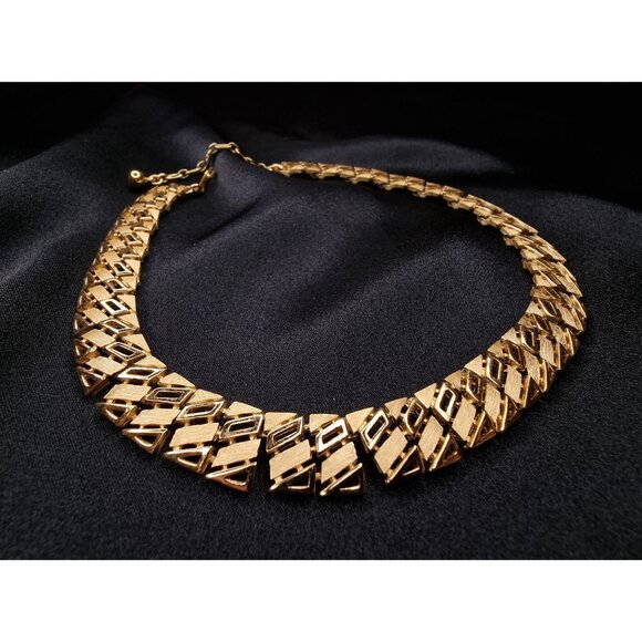 Vintage Crown Trifari 1960s Gold-Tone Statement Necklace With Geometric Design & - Picture 3 of 6